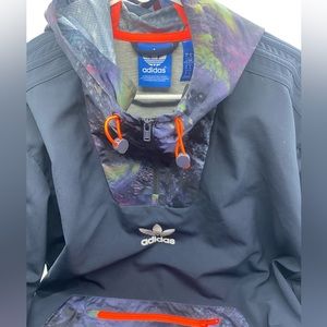 Adidas Mens XL multi-color rain jacket/ windbreaker only worn once. Reflective.